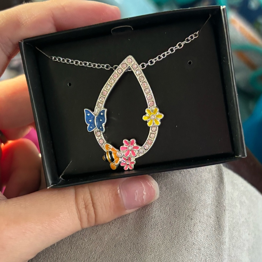 Women’s necklace